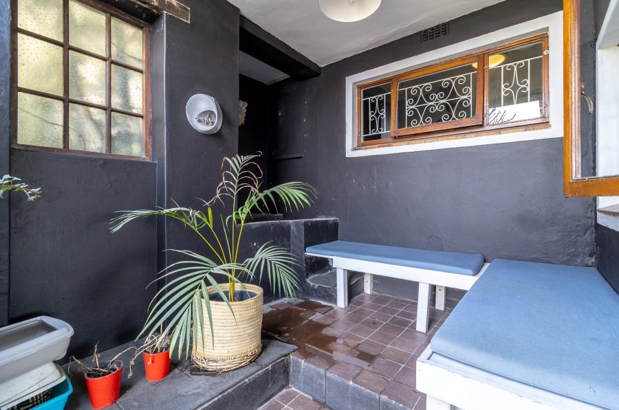 To Let 1 Bedroom Property for Rent in Green Point Western Cape